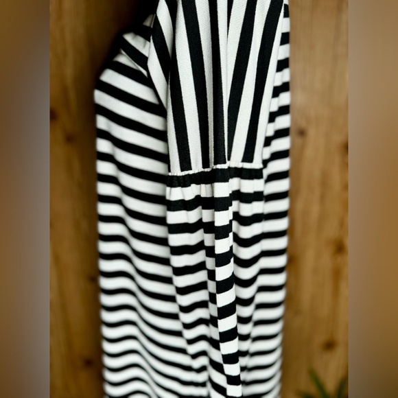 🟢Women’s Gap Black And White T-shirt Dress Balloon Long Sleeve Sz S Fall Winter - Picture 5 of 7